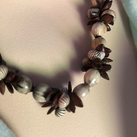 2/20$ 🦋 Boho necklace - Picture 2 of 4